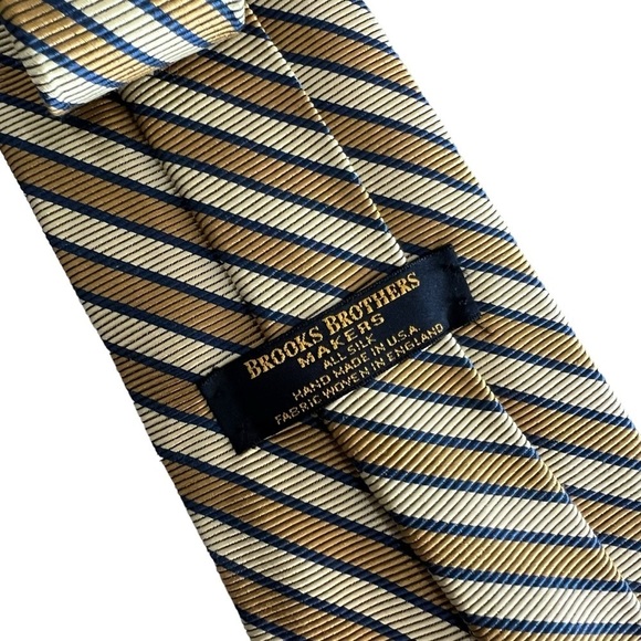Brooks Brothers Men’s 💯 Silk Beige Navy Stripe Neck Tie Y5 - Picture 4 of 4